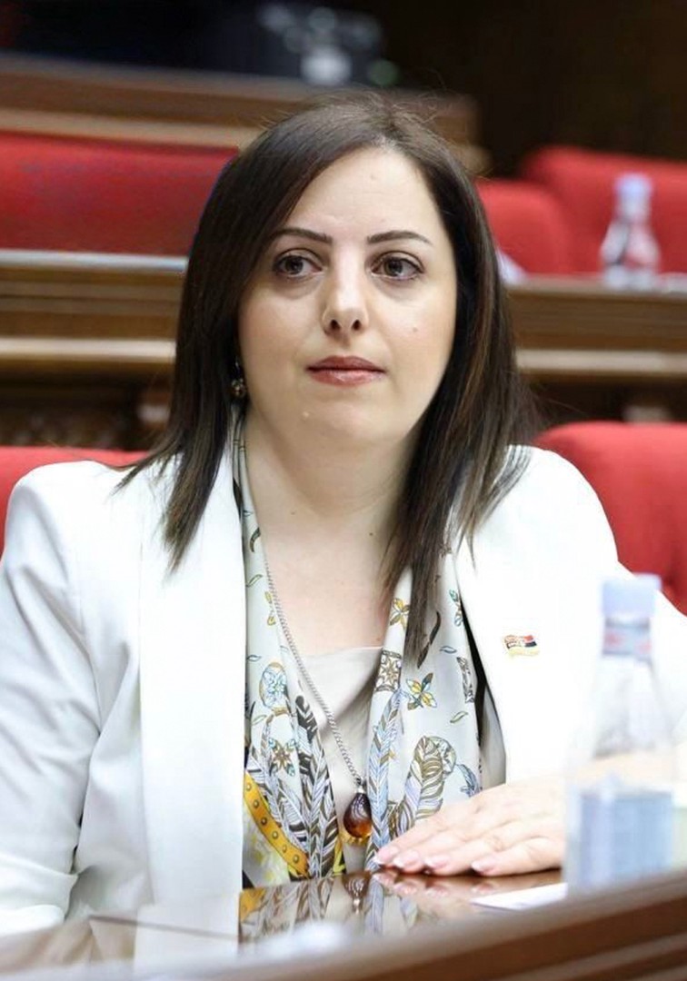 Անուշ Քլոյանը